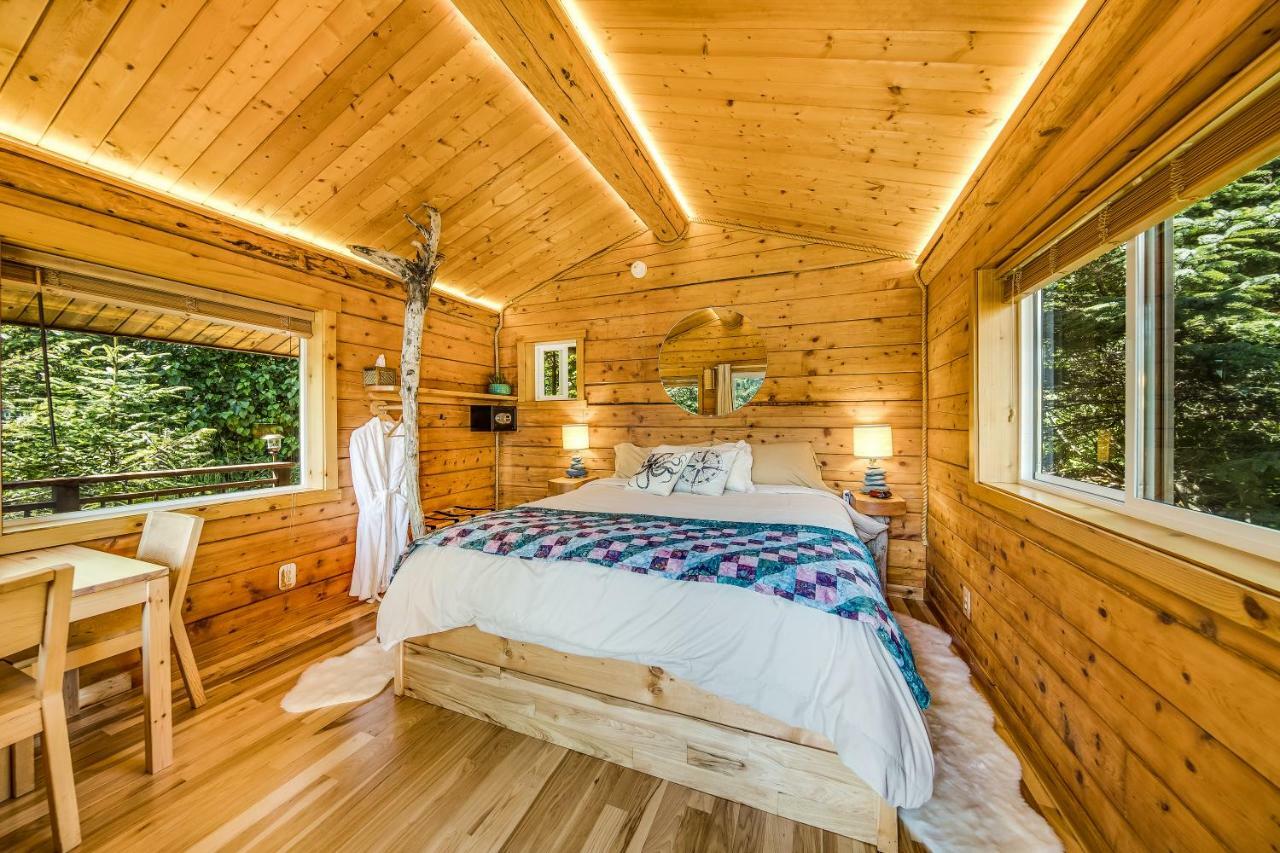 Stillpoint Lodge - All-Inclusive Halibut Cove Esterno foto