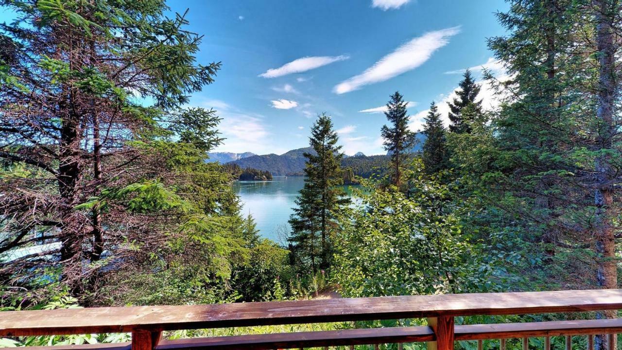 Stillpoint Lodge - All-Inclusive Halibut Cove Esterno foto