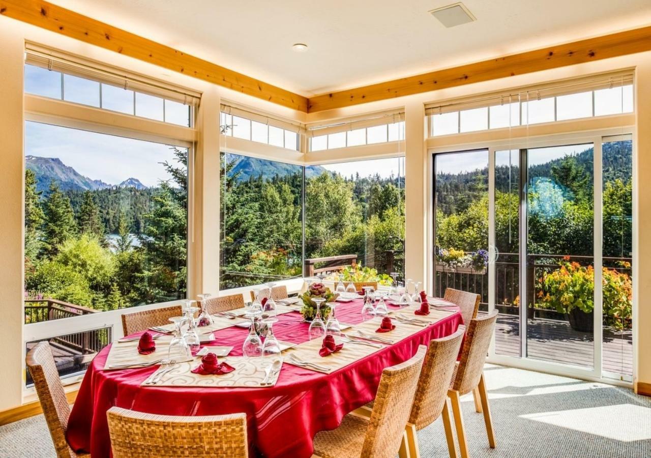Stillpoint Lodge - All-Inclusive Halibut Cove Esterno foto