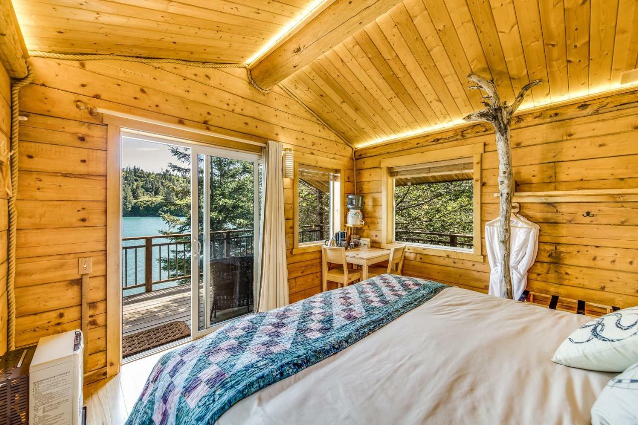 Stillpoint Lodge - All-Inclusive Halibut Cove Esterno foto