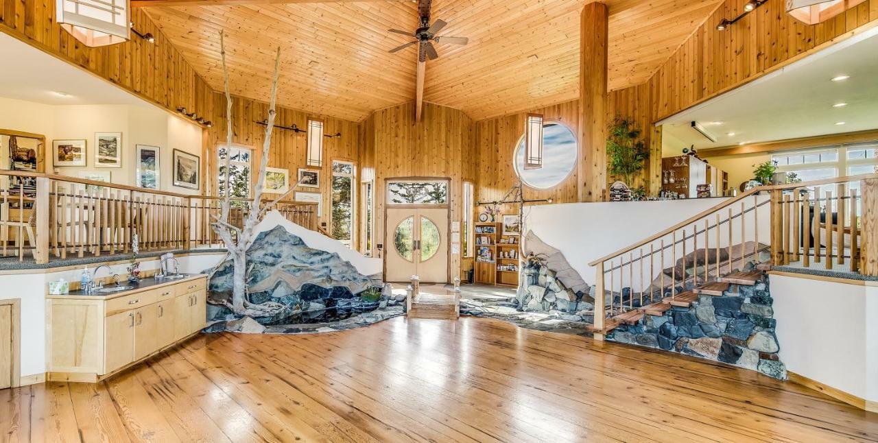 Stillpoint Lodge - All-Inclusive Halibut Cove Esterno foto