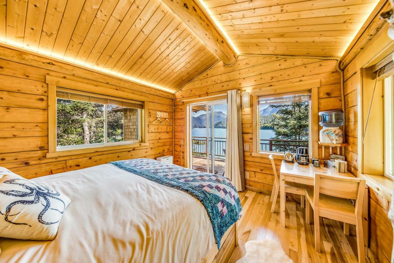 Stillpoint Lodge - All-Inclusive Halibut Cove Esterno foto