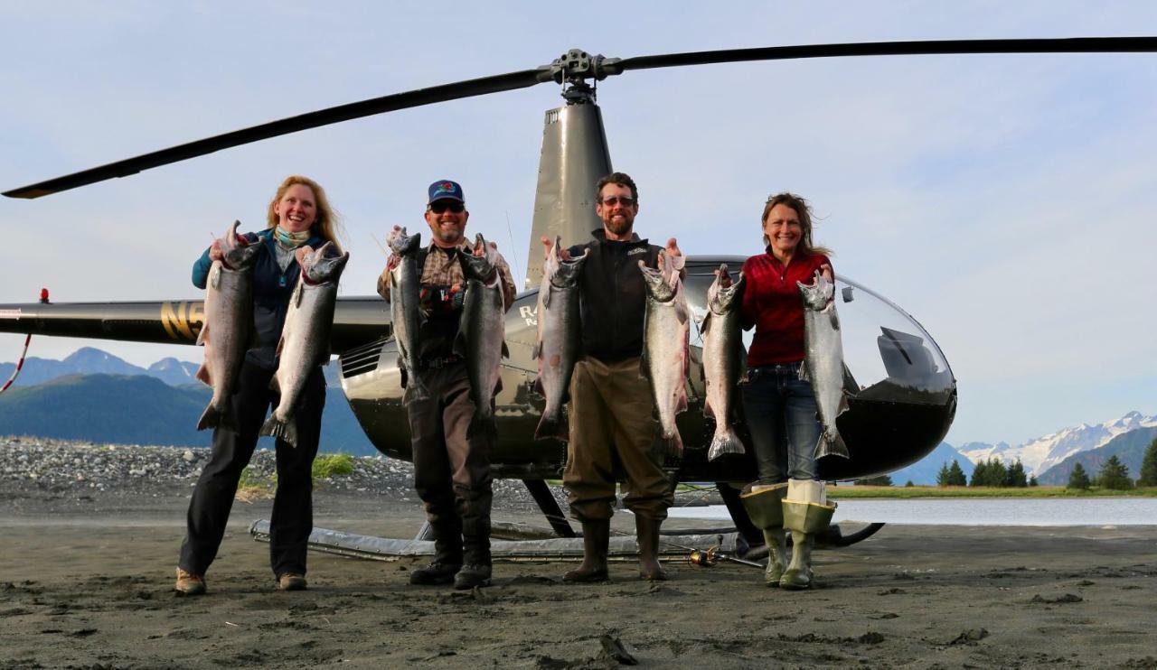 Stillpoint Lodge - All-Inclusive Halibut Cove Esterno foto