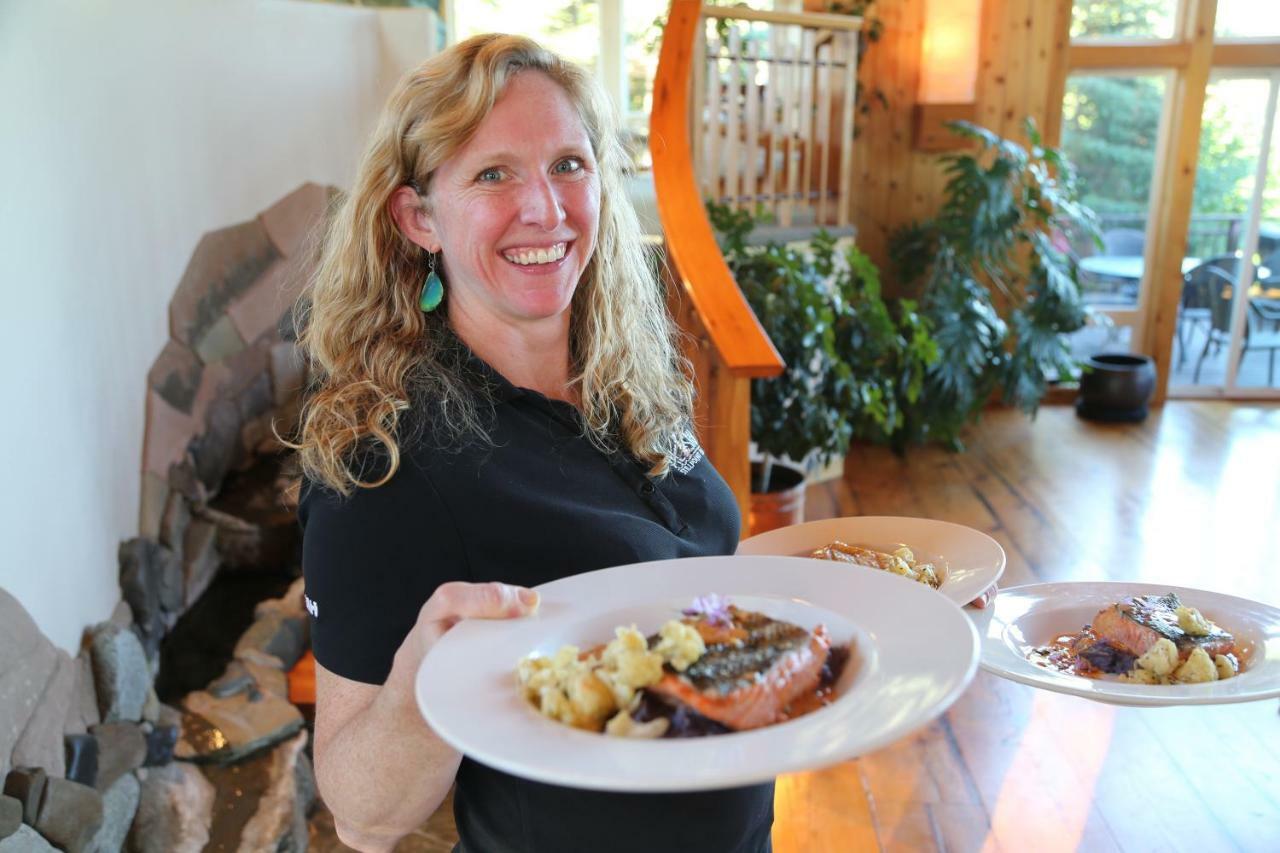 Stillpoint Lodge - All-Inclusive Halibut Cove Esterno foto