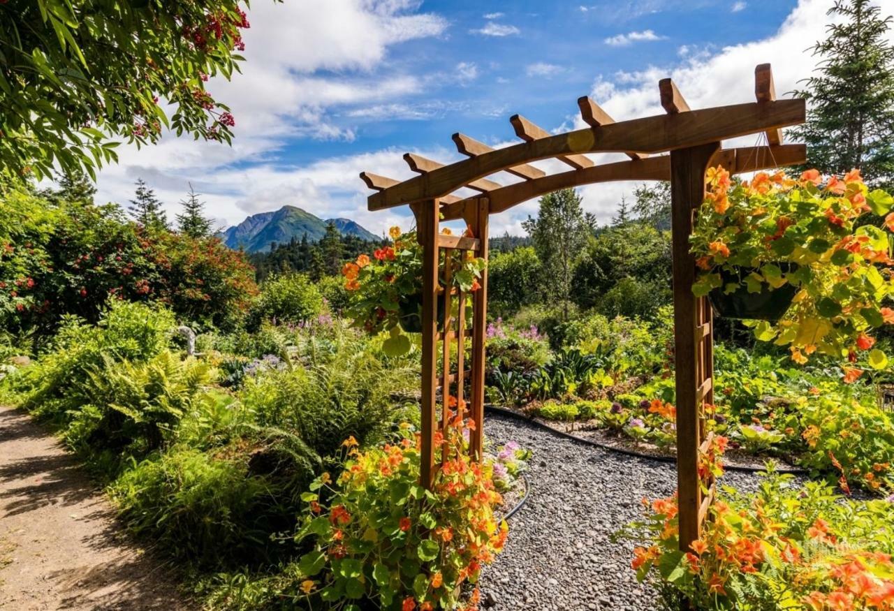 Stillpoint Lodge - All-Inclusive Halibut Cove Esterno foto