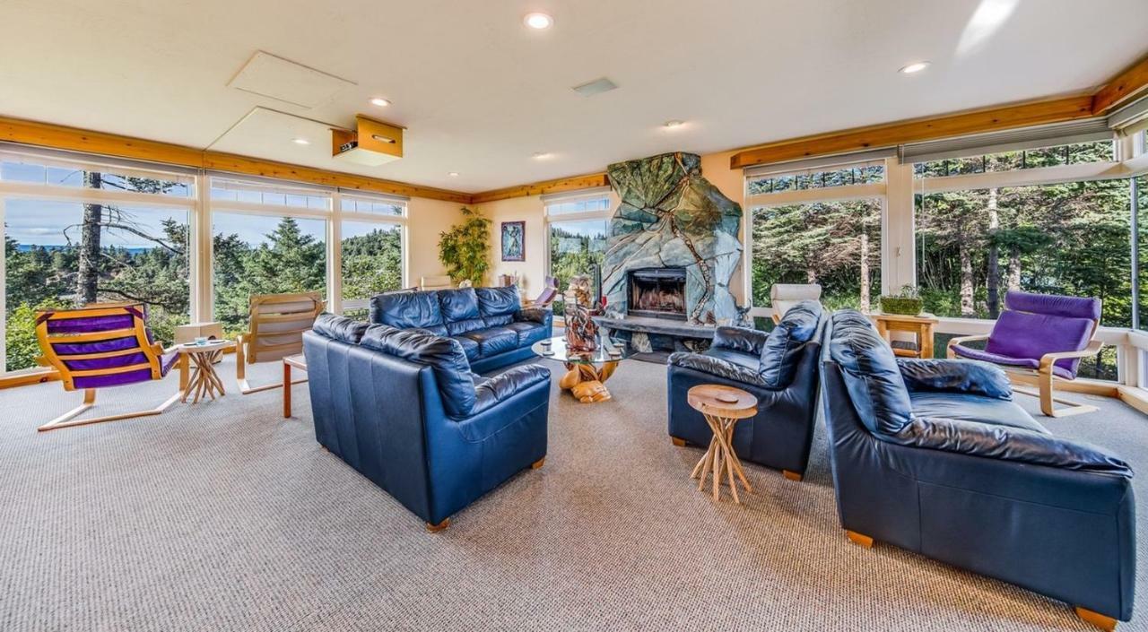 Stillpoint Lodge - All-Inclusive Halibut Cove Esterno foto